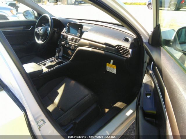 Photo 4 VIN: 1HGCV1F10KA157627 - HONDA ACCORD SEDAN 