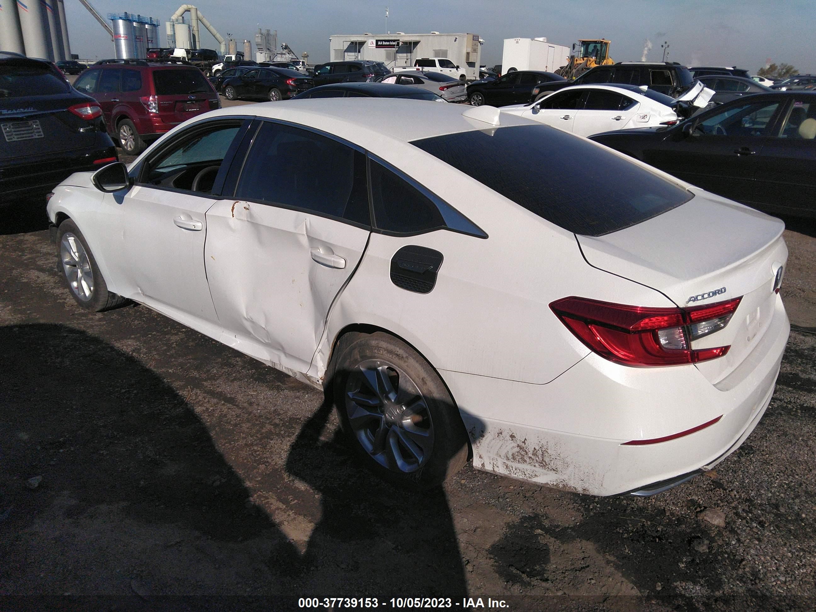 Photo 2 VIN: 1HGCV1F10KA157837 - HONDA ACCORD 