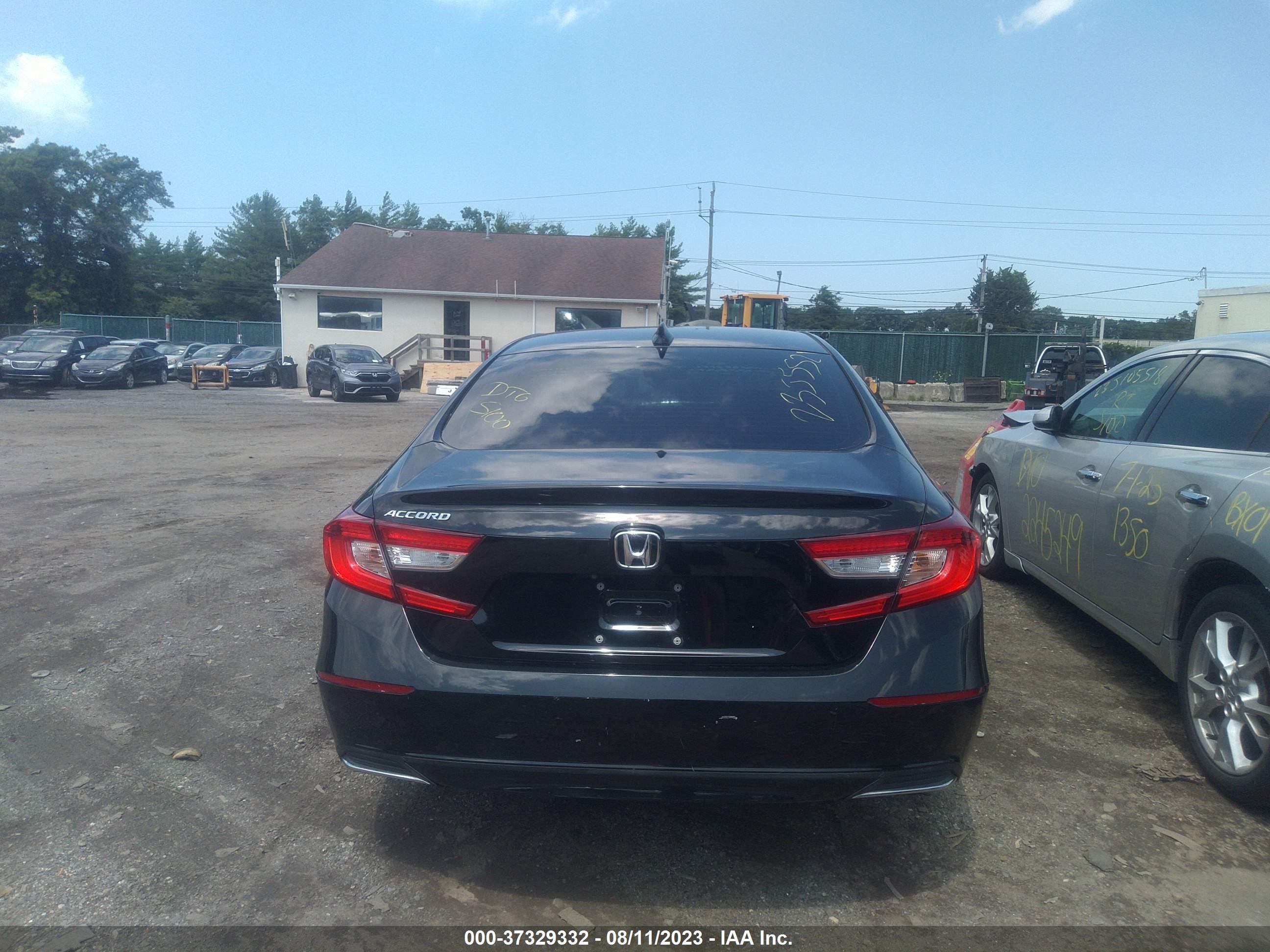 Photo 15 VIN: 1HGCV1F11JA027919 - HONDA ACCORD 