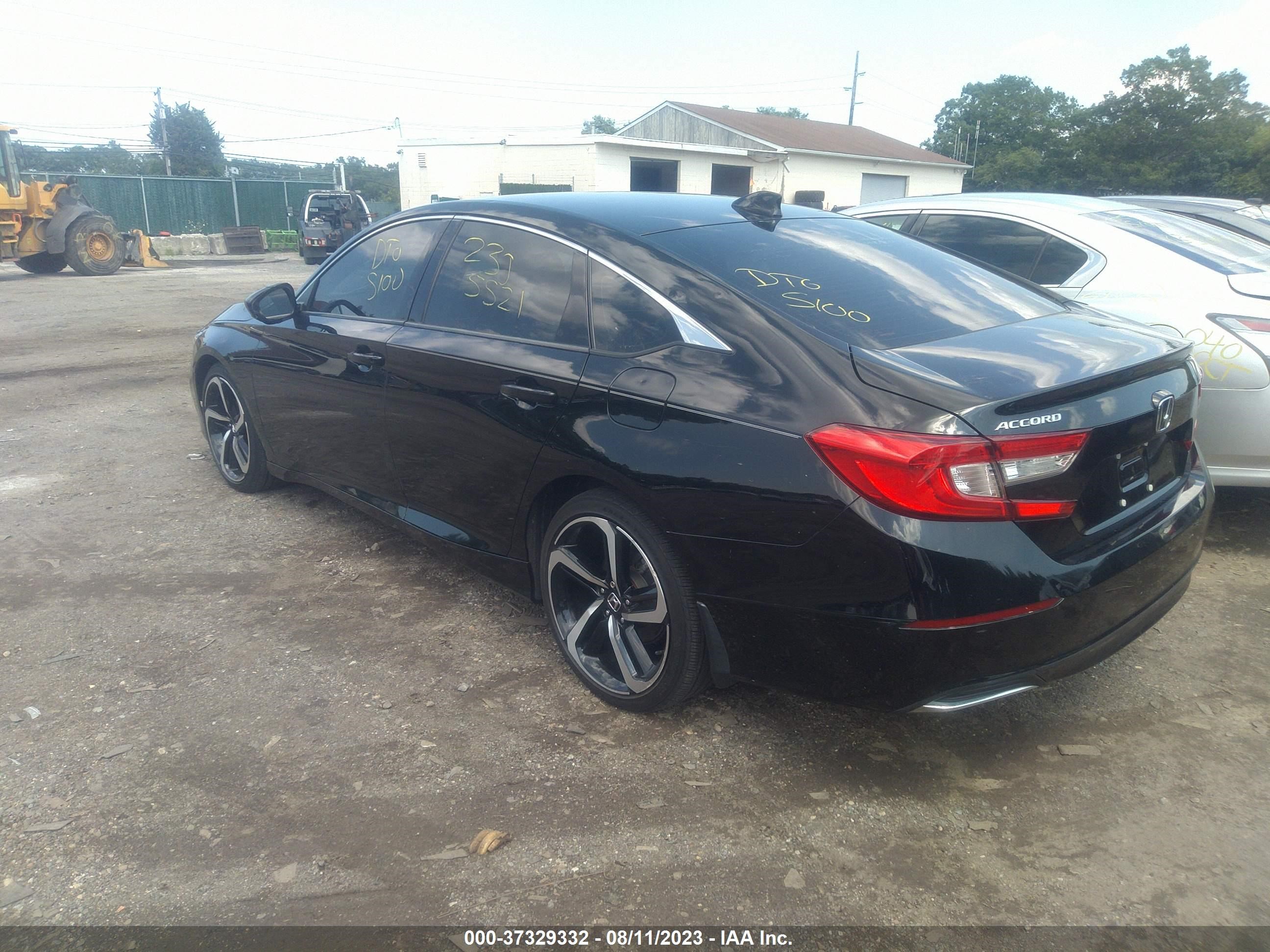 Photo 2 VIN: 1HGCV1F11JA027919 - HONDA ACCORD 