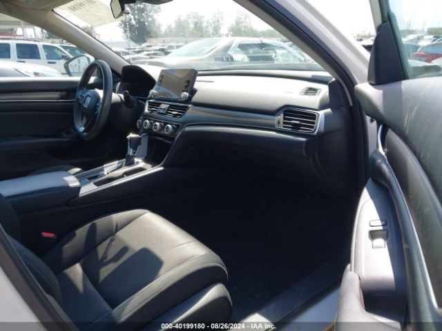 Photo 4 VIN: 1HGCV1F11JA055123 - HONDA ACCORD 