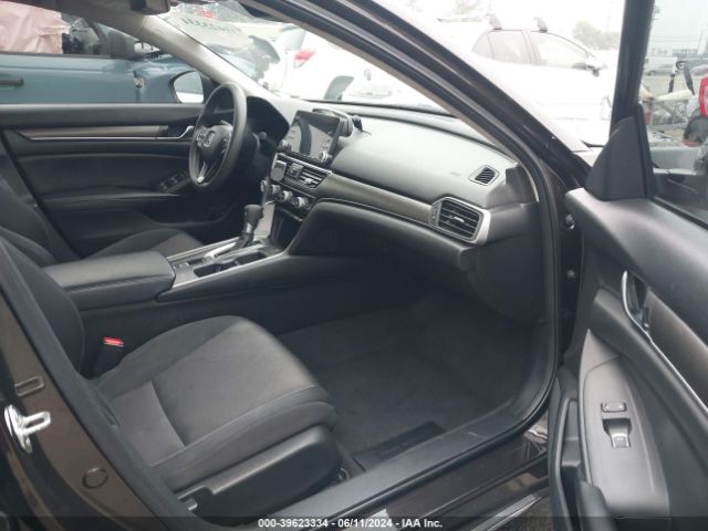 Photo 4 VIN: 1HGCV1F11JA075663 - HONDA ACCORD 