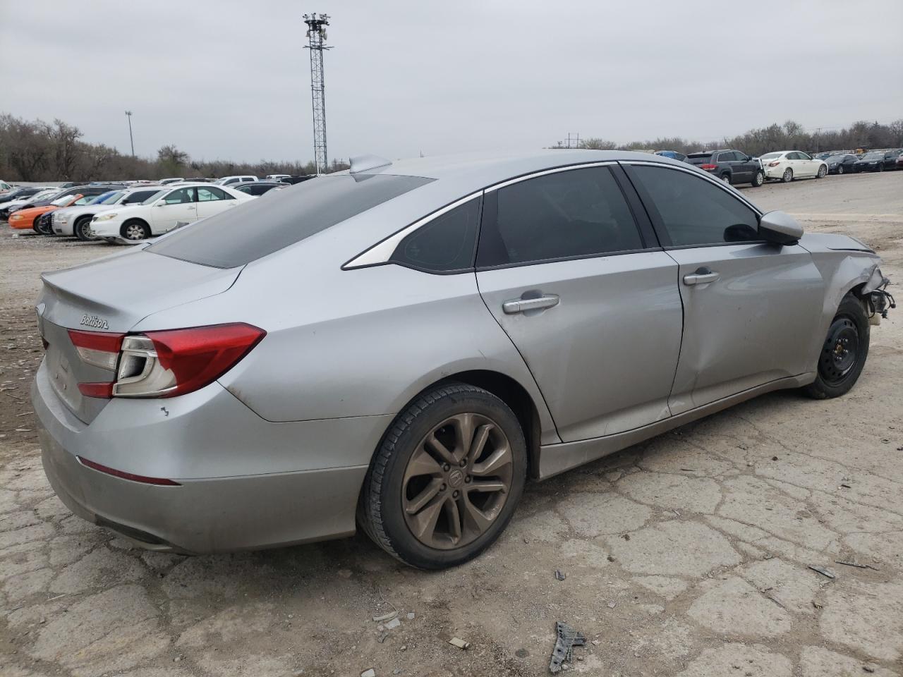 Photo 2 VIN: 1HGCV1F11JA111528 - HONDA ACCORD 