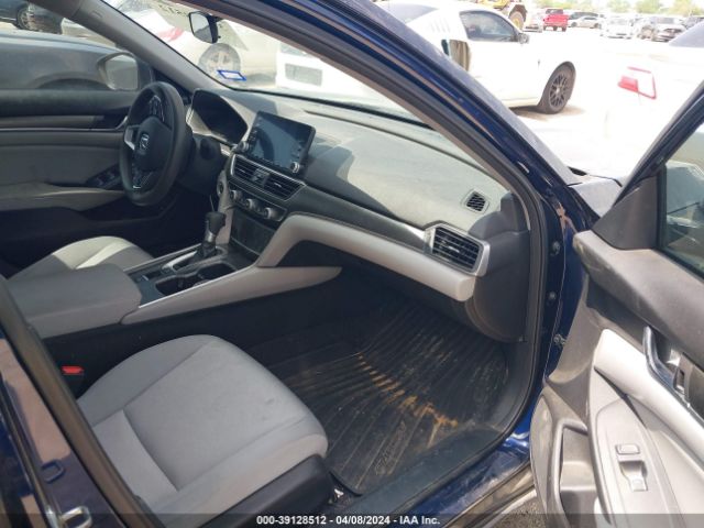 Photo 4 VIN: 1HGCV1F11JA123047 - HONDA ACCORD 