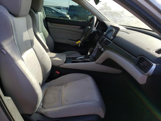 Photo 4 VIN: 1HGCV1F11JA256990 - HONDA ACCORD LX 