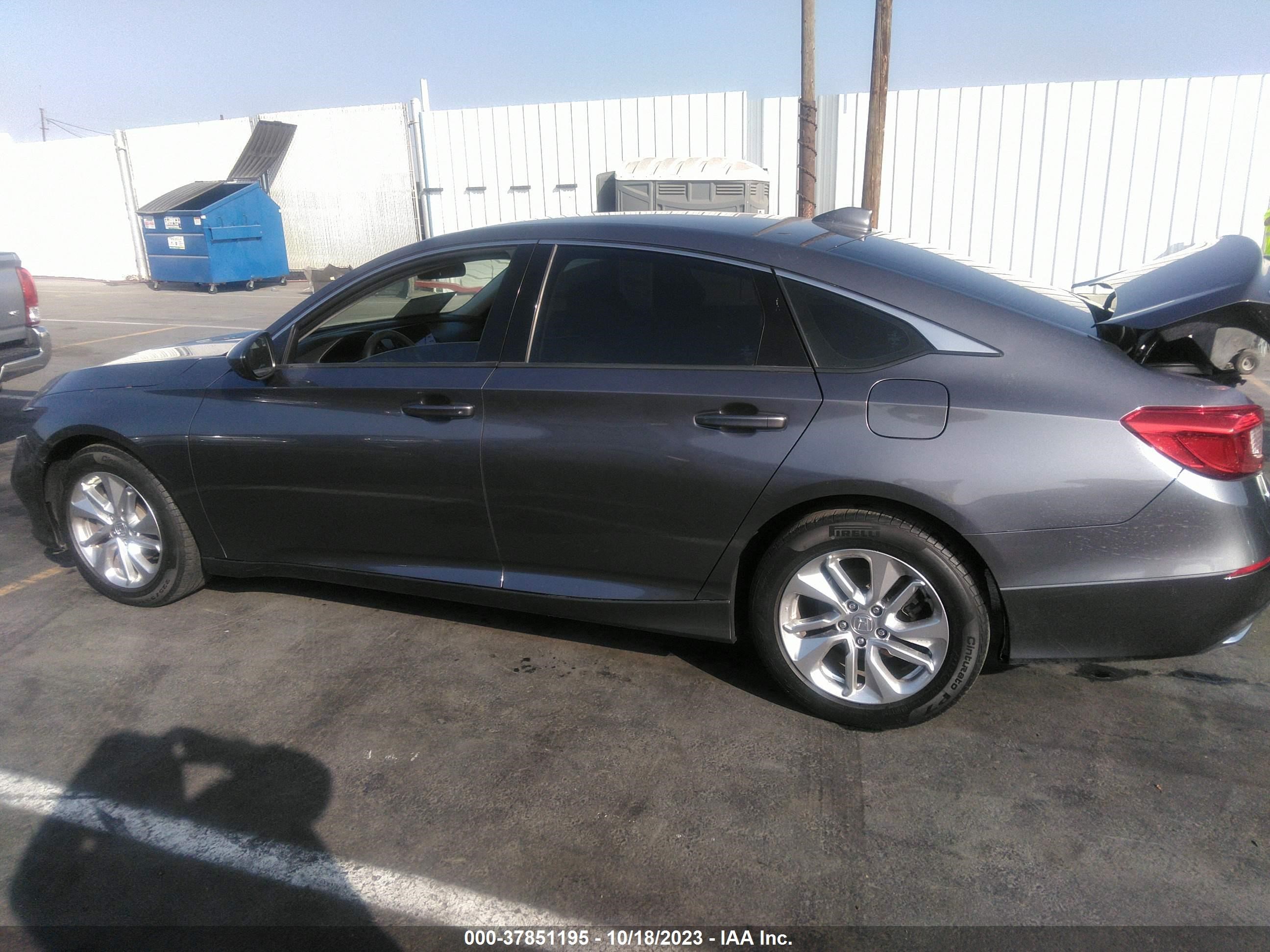 Photo 13 VIN: 1HGCV1F11JA268203 - HONDA ACCORD 