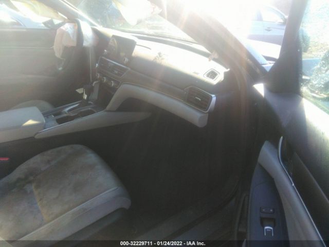 Photo 4 VIN: 1HGCV1F11KA006716 - HONDA ACCORD SEDAN 