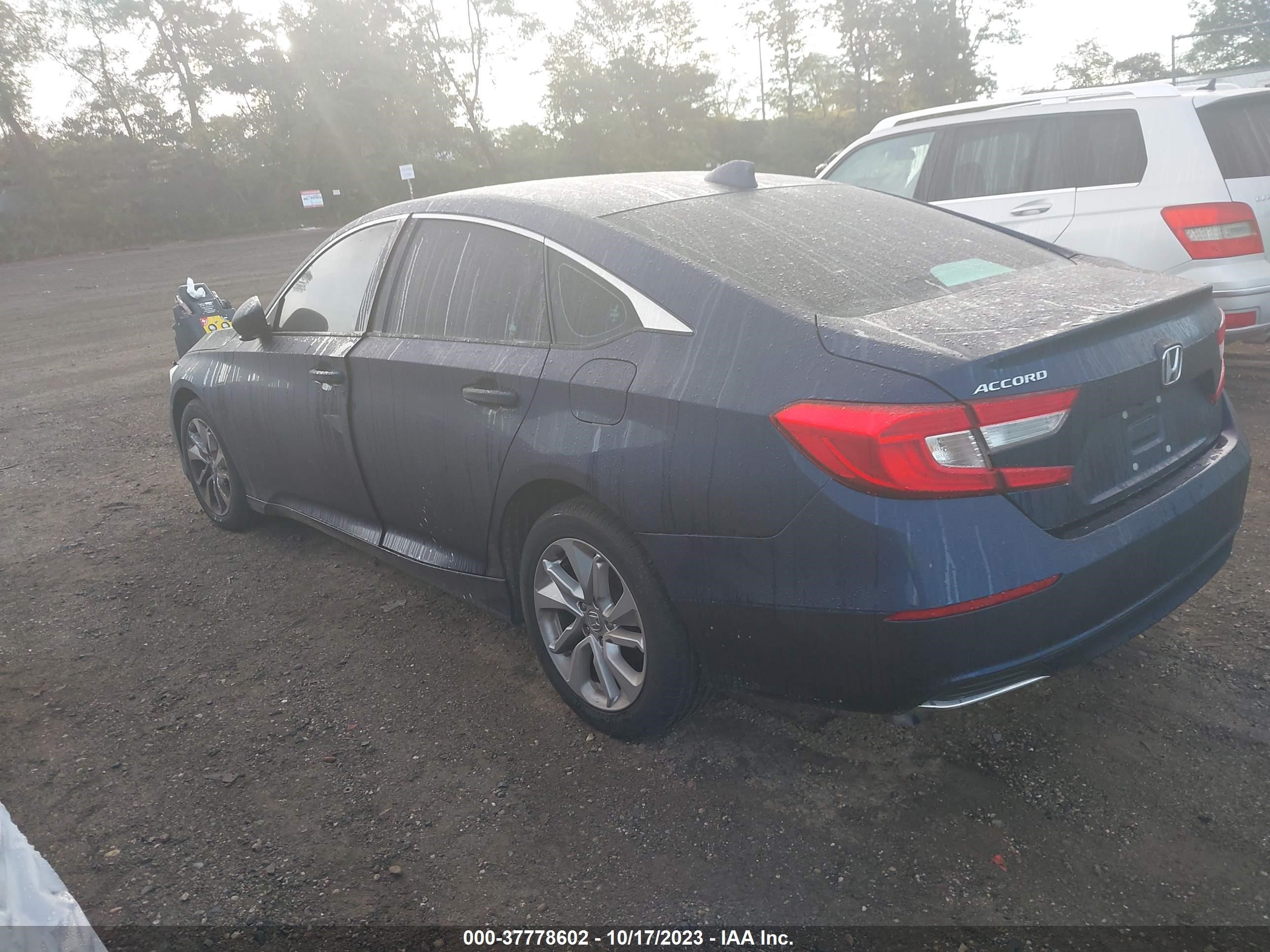 Photo 2 VIN: 1HGCV1F11LA138568 - HONDA ACCORD 