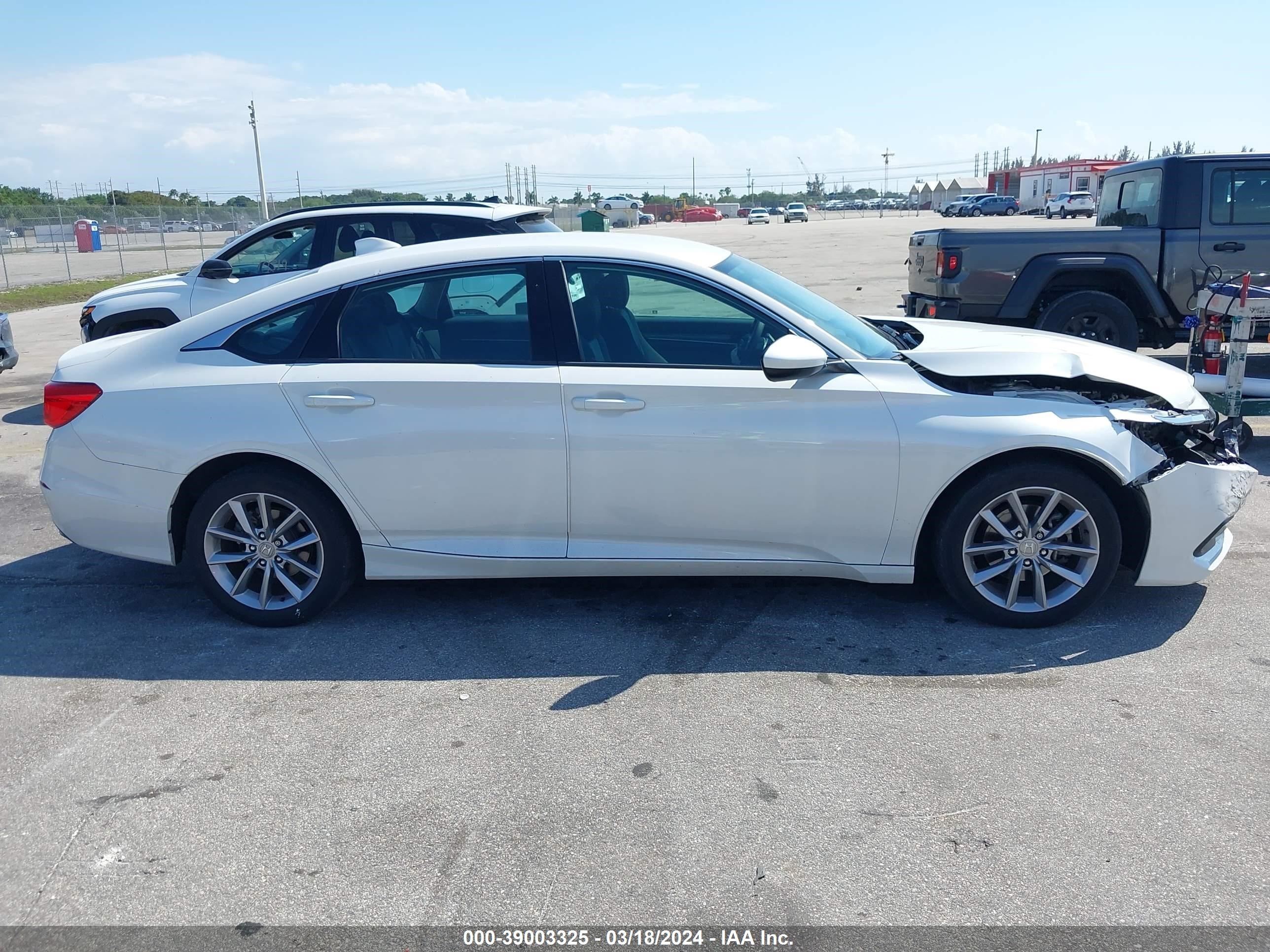 Photo 12 VIN: 1HGCV1F11MA014267 - HONDA ACCORD 