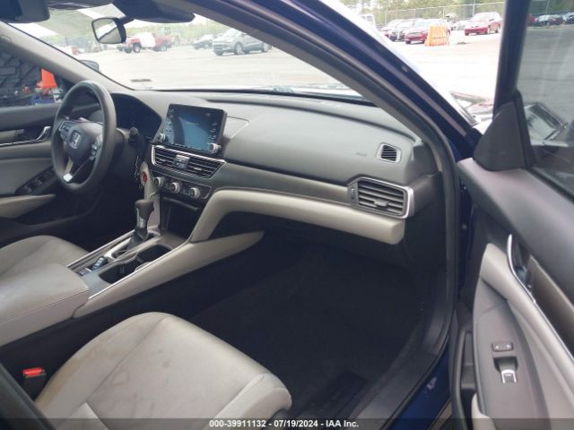 Photo 4 VIN: 1HGCV1F12JA014810 - HONDA ACCORD 