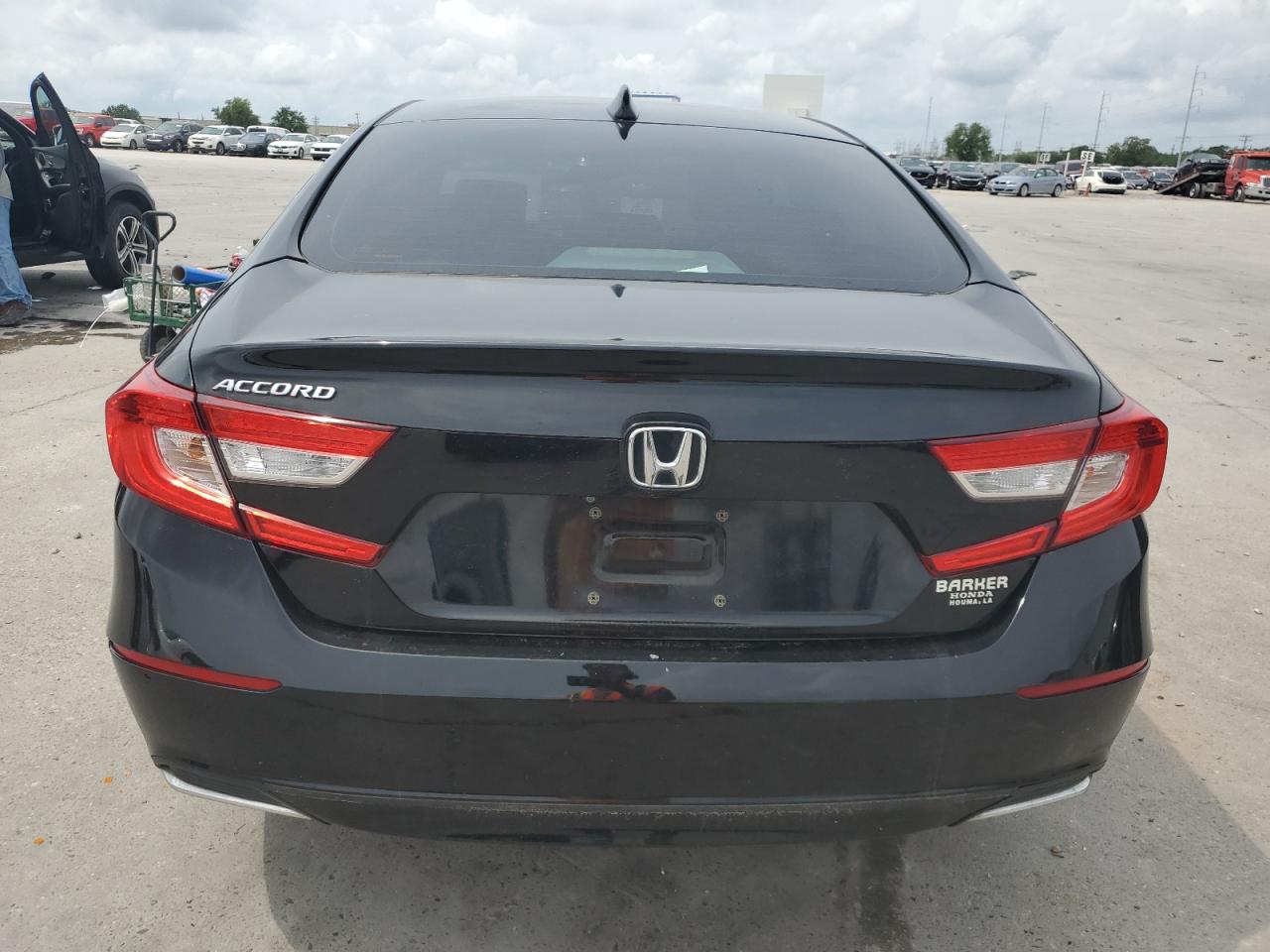 Photo 5 VIN: 1HGCV1F12JA113918 - HONDA ACCORD 