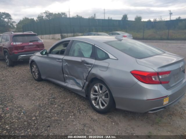 Photo 2 VIN: 1HGCV1F12JA266282 - HONDA ACCORD 