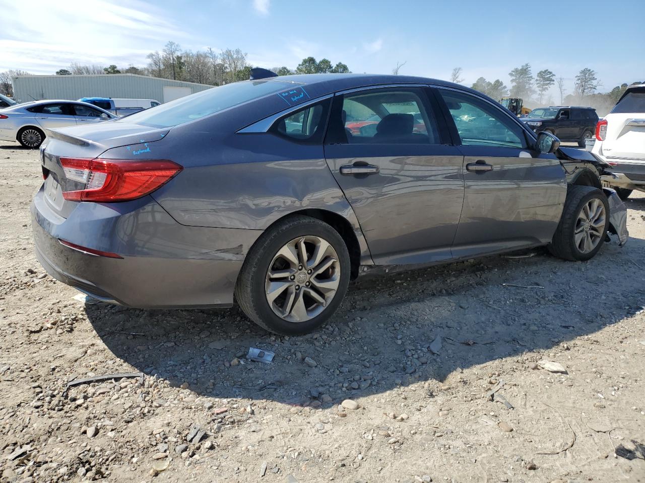 Photo 2 VIN: 1HGCV1F12KA105304 - HONDA ACCORD 