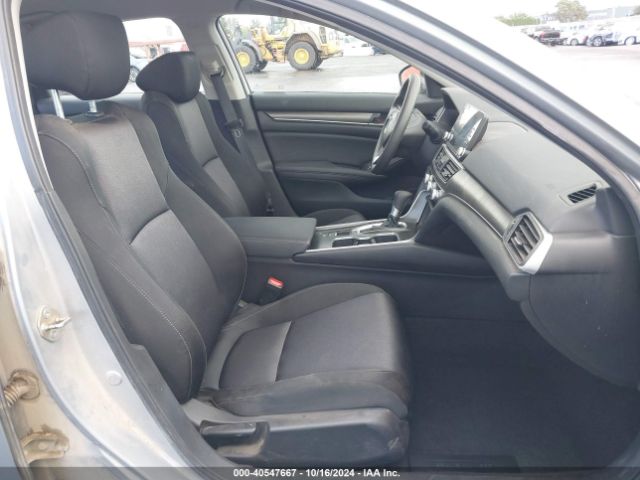 Photo 4 VIN: 1HGCV1F12KA121521 - HONDA ACCORD 