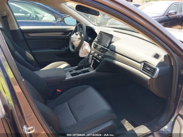 Photo 4 VIN: 1HGCV1F12KA153529 - HONDA ACCORD 