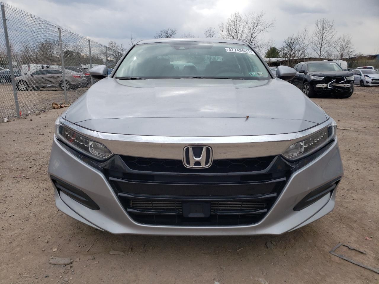 Photo 4 VIN: 1HGCV1F12KA173148 - HONDA ACCORD 