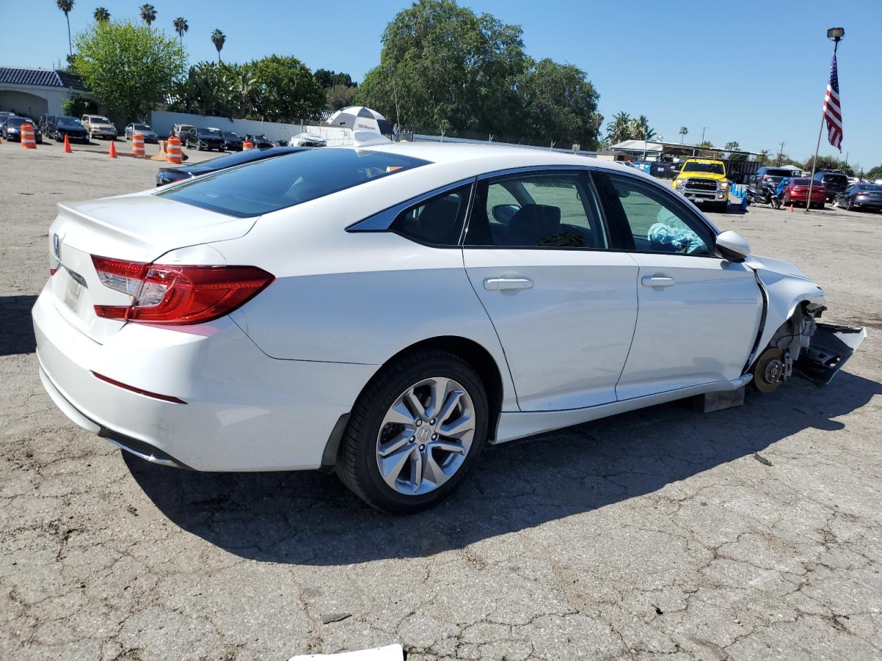 Photo 2 VIN: 1HGCV1F12KA173991 - HONDA ACCORD 