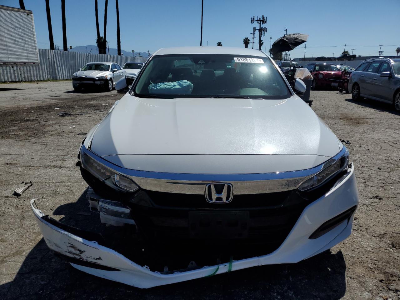 Photo 4 VIN: 1HGCV1F12KA173991 - HONDA ACCORD 