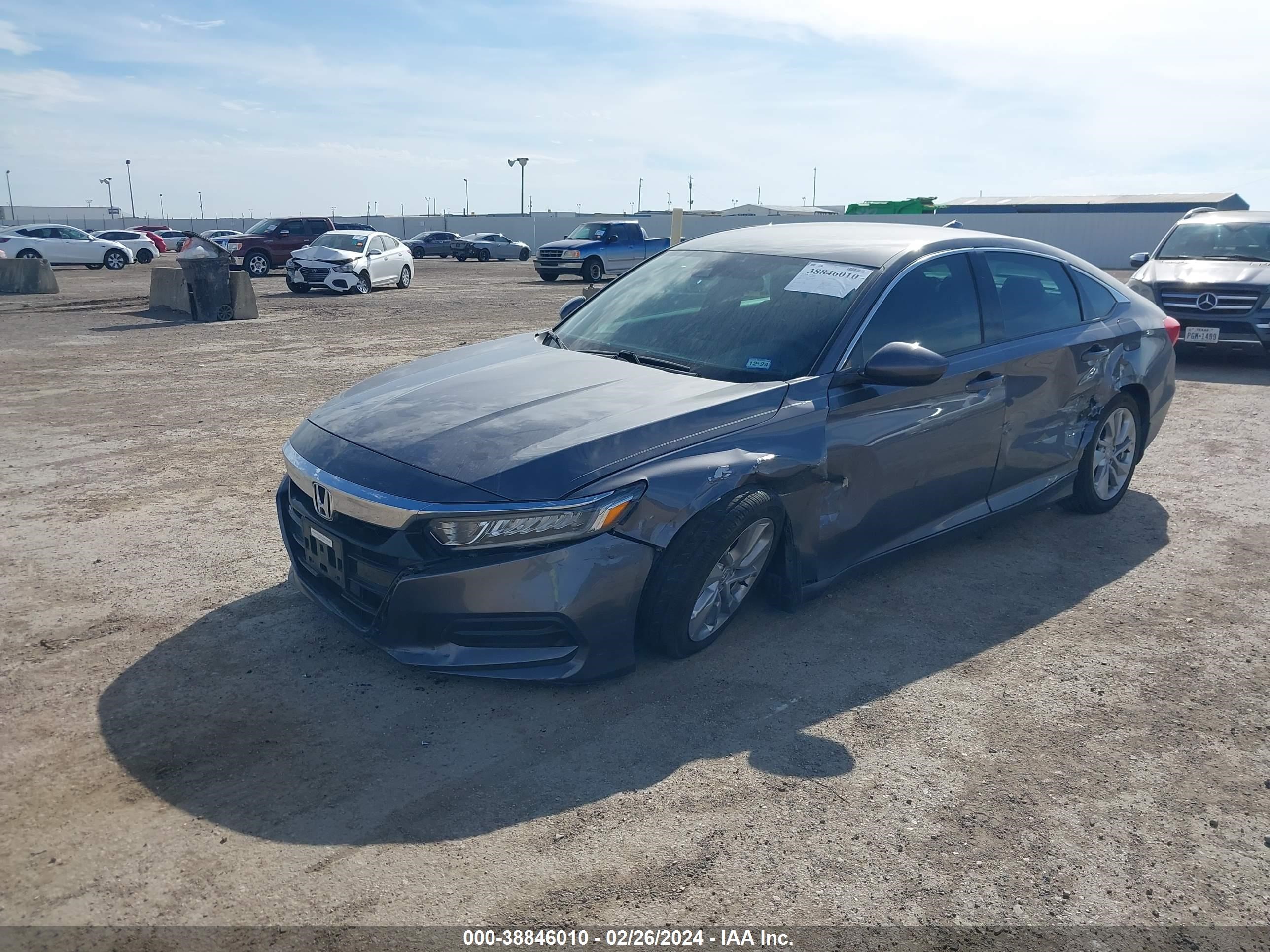 Photo 1 VIN: 1HGCV1F13JA066429 - HONDA ACCORD 