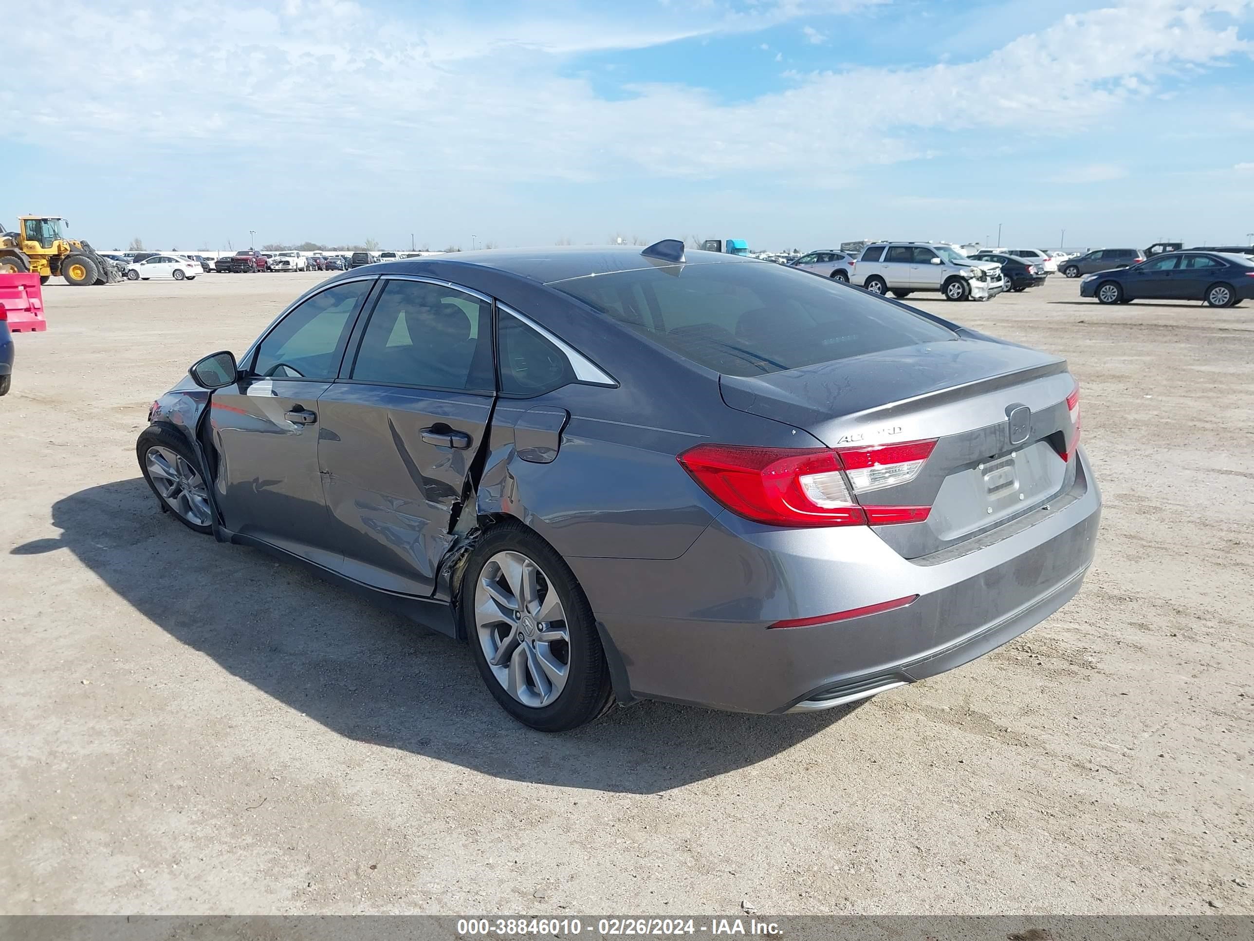 Photo 2 VIN: 1HGCV1F13JA066429 - HONDA ACCORD 