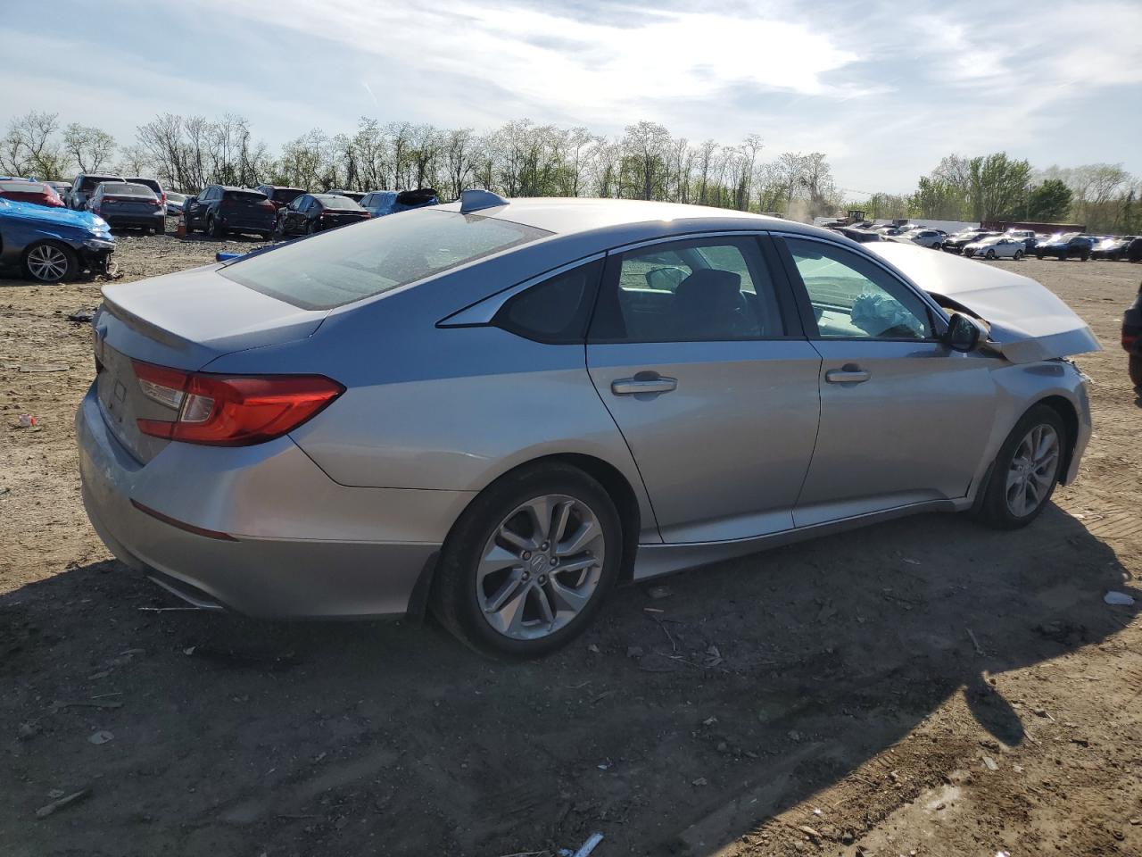 Photo 2 VIN: 1HGCV1F13JA109439 - HONDA ACCORD 