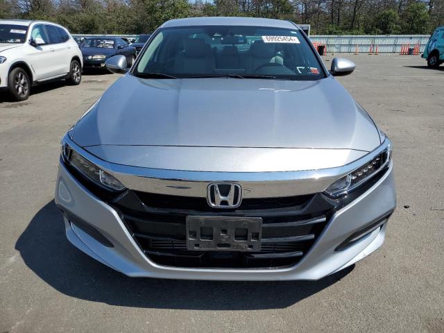 Photo 4 VIN: 1HGCV1F13JA123146 - HONDA ACCORD LX 