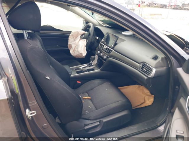 Photo 4 VIN: 1HGCV1F13JA211680 - HONDA ACCORD 