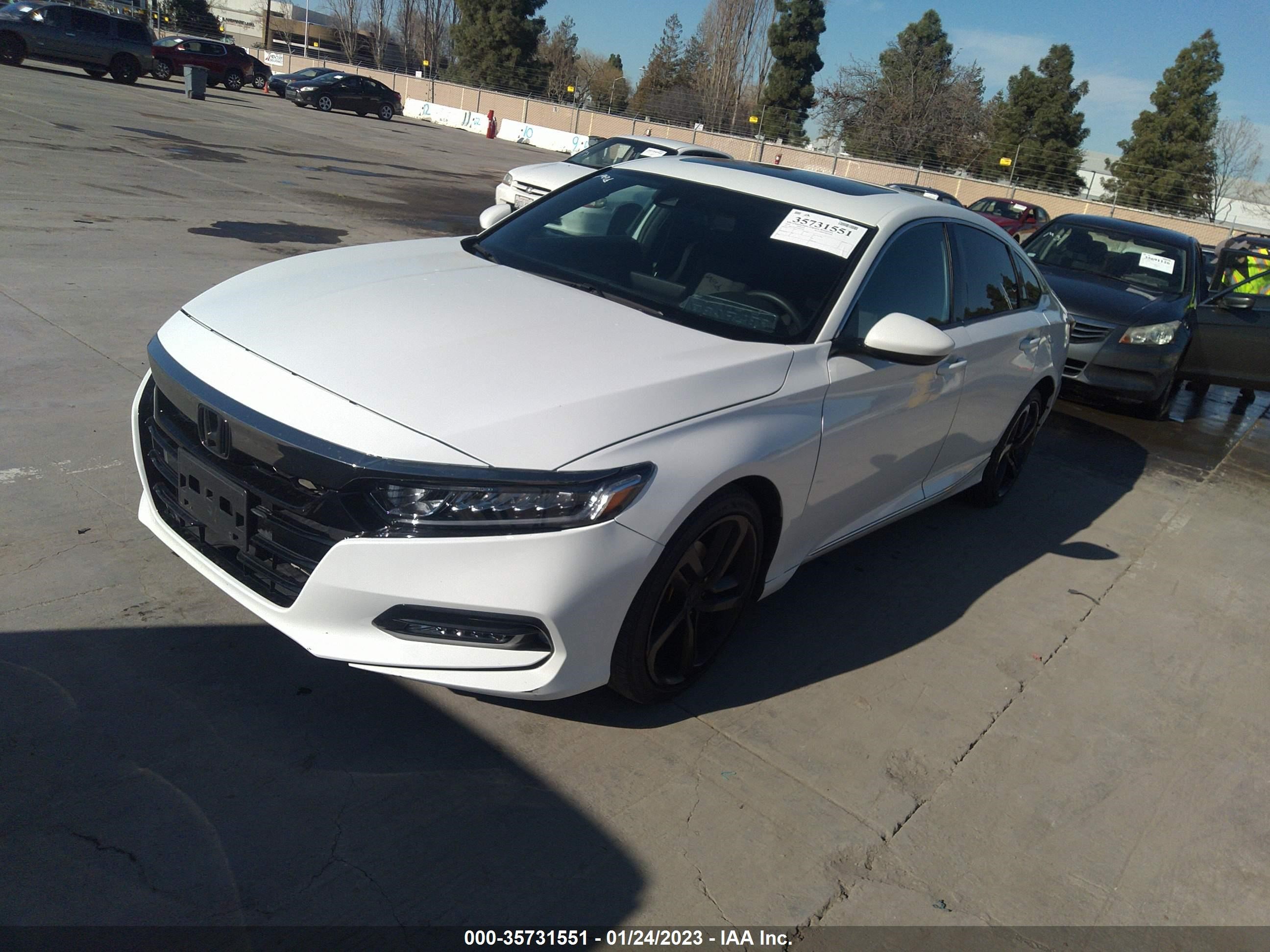 Photo 1 VIN: 1HGCV1F13JA246395 - HONDA ACCORD 