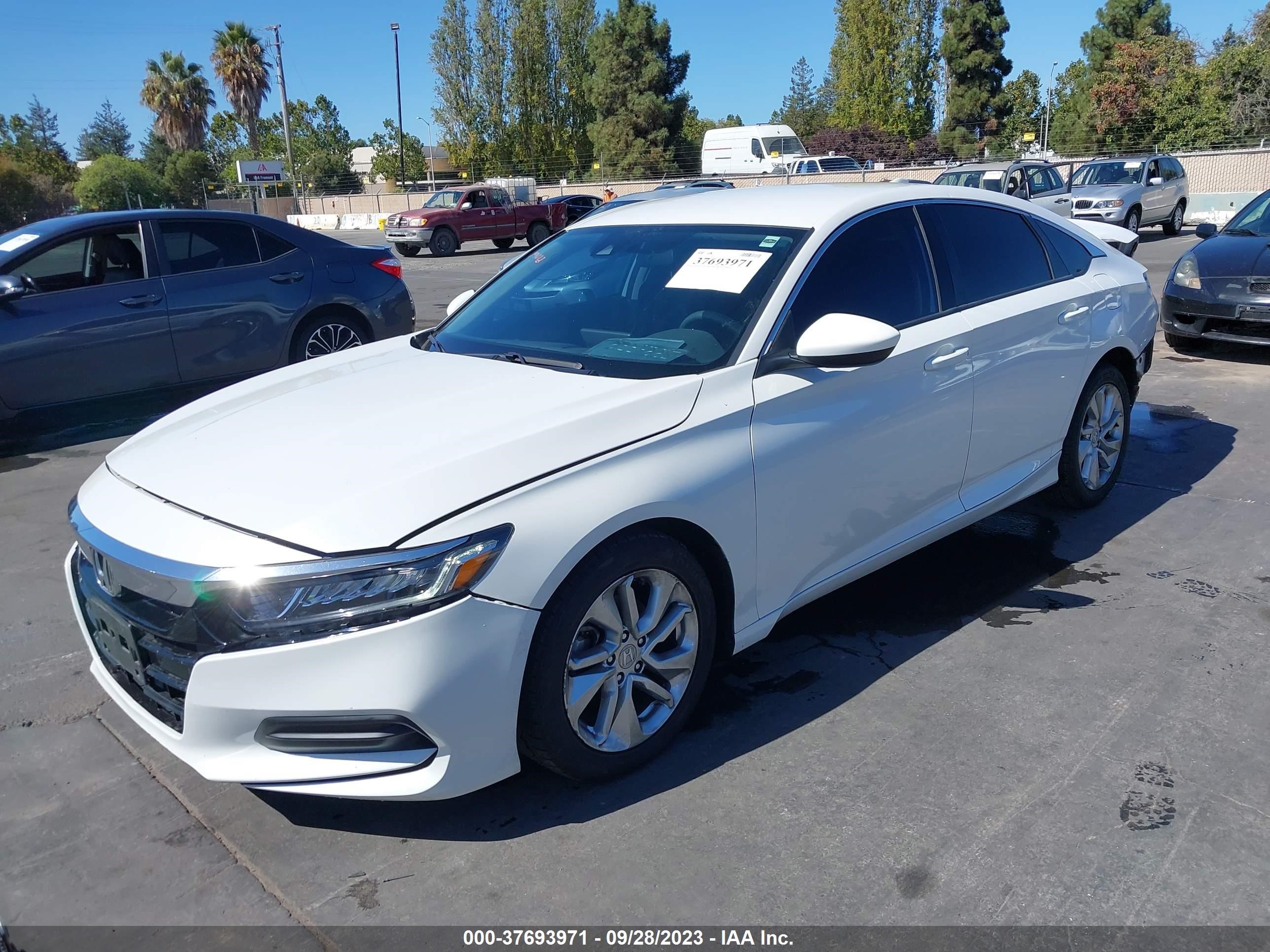 Photo 1 VIN: 1HGCV1F13KA071891 - HONDA ACCORD 