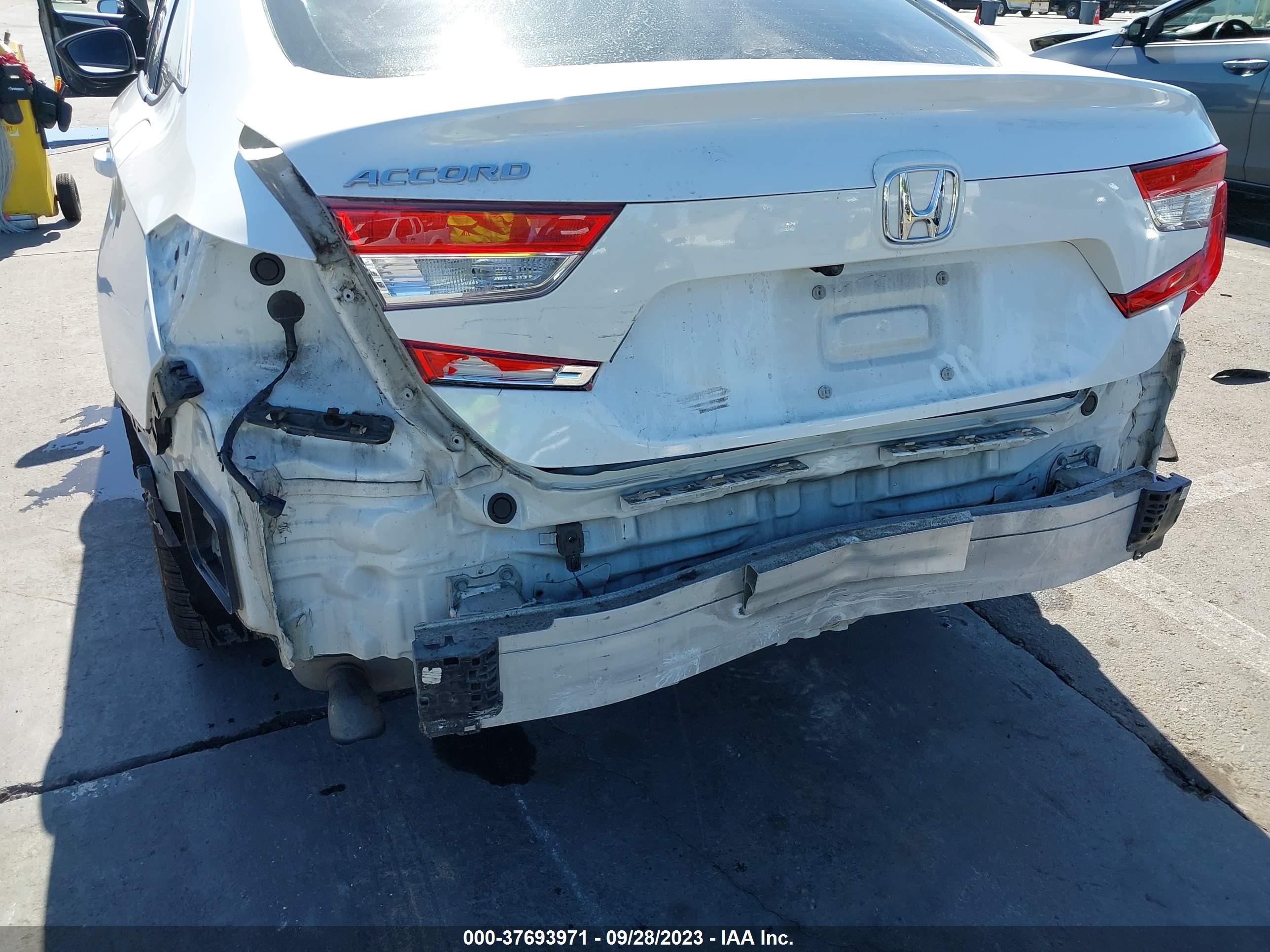 Photo 5 VIN: 1HGCV1F13KA071891 - HONDA ACCORD 