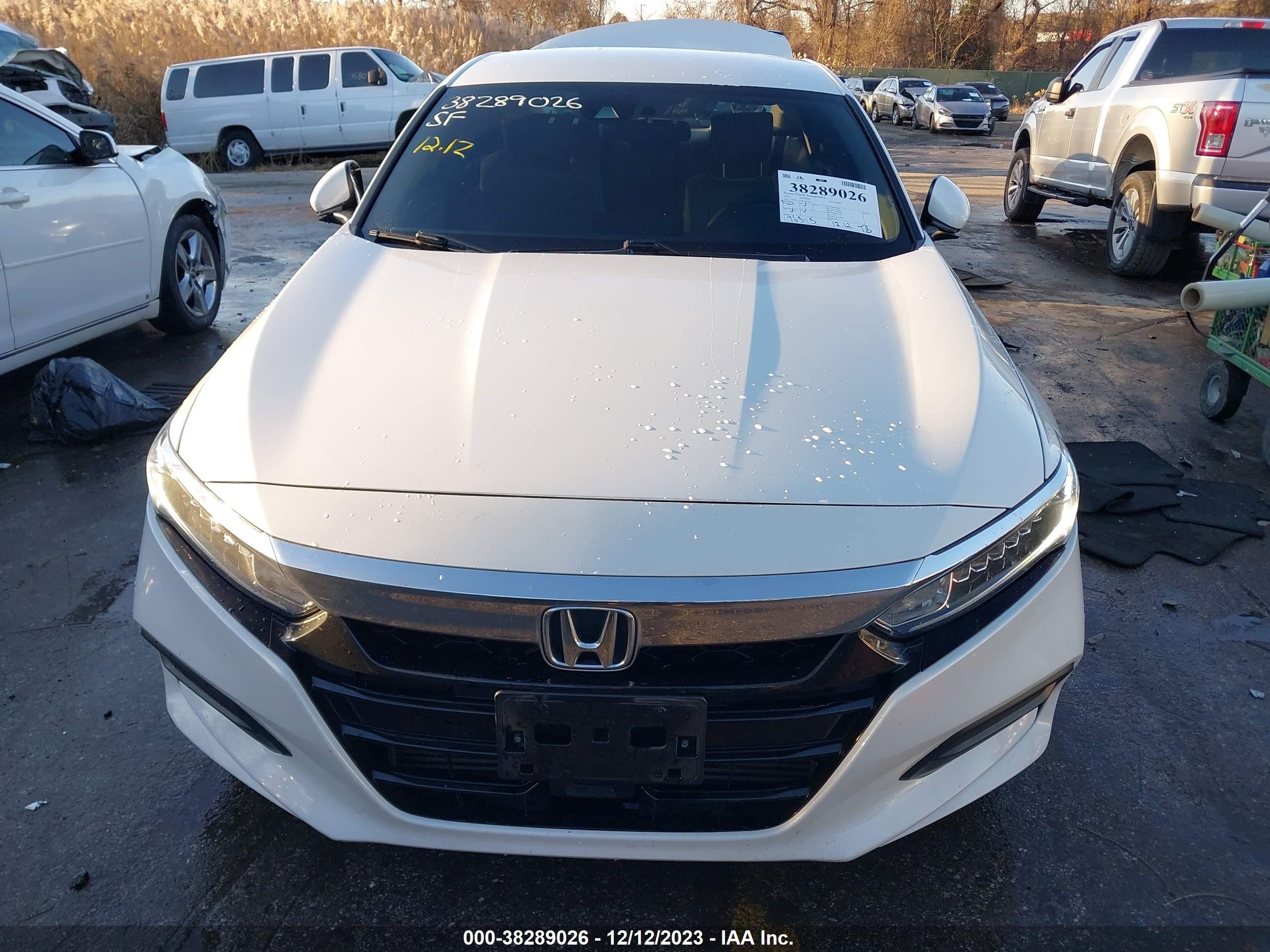 Photo 11 VIN: 1HGCV1F13KA128011 - HONDA ACCORD 