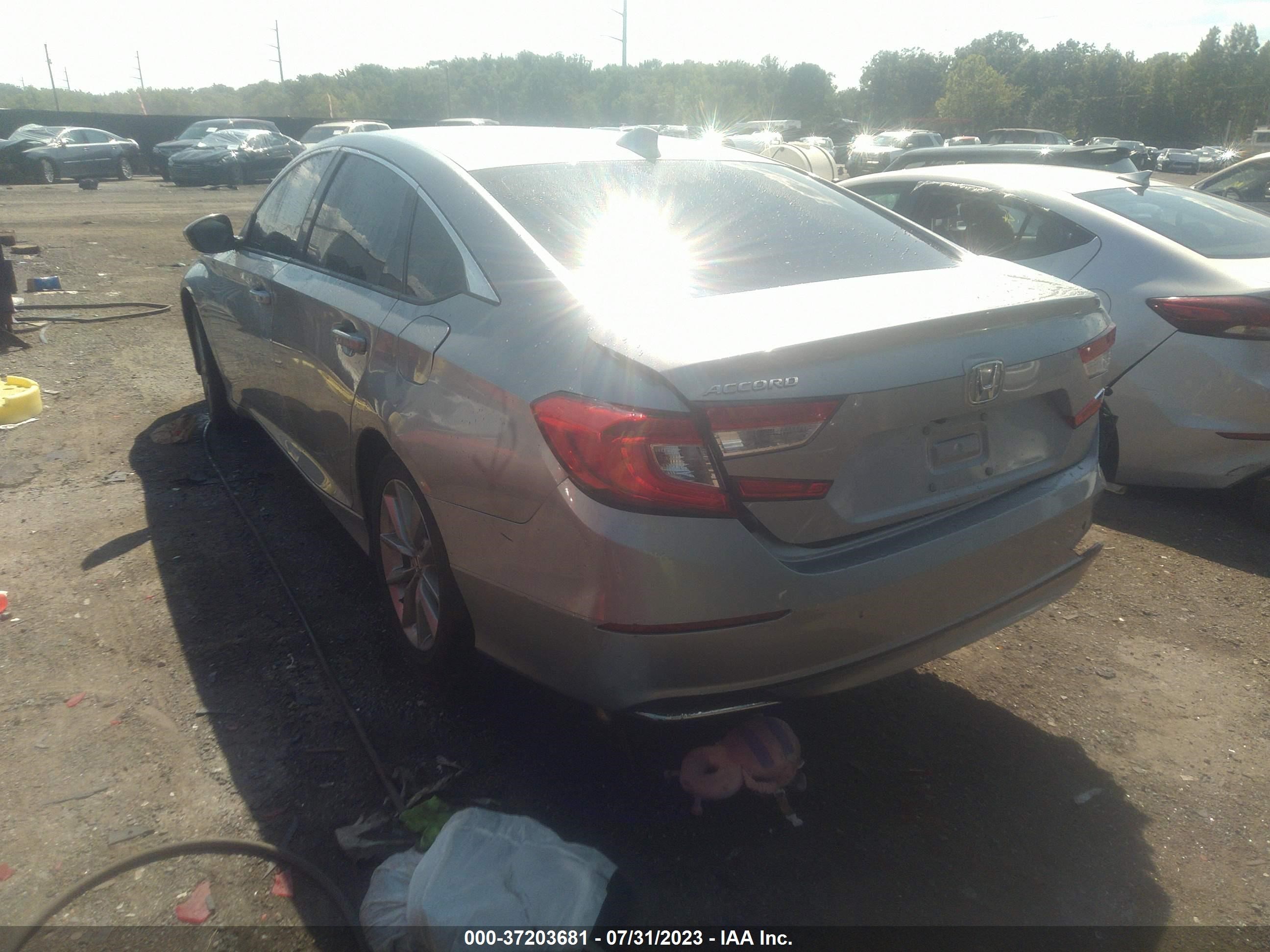 Photo 2 VIN: 1HGCV1F13MA051918 - HONDA ACCORD 