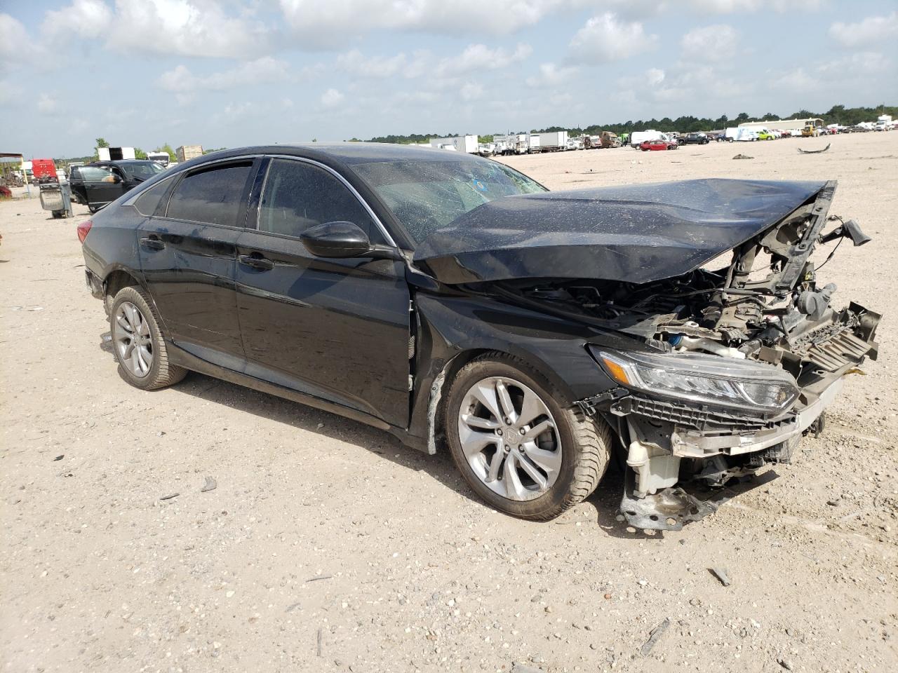 Photo 3 VIN: 1HGCV1F14JA005669 - HONDA ACCORD 