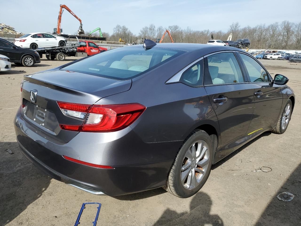 Photo 3 VIN: 1HGCV1F14JA036050 - HONDA ACCORD 