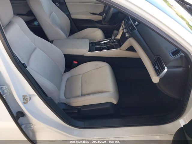 Photo 4 VIN: 1HGCV1F14JA051731 - HONDA ACCORD 