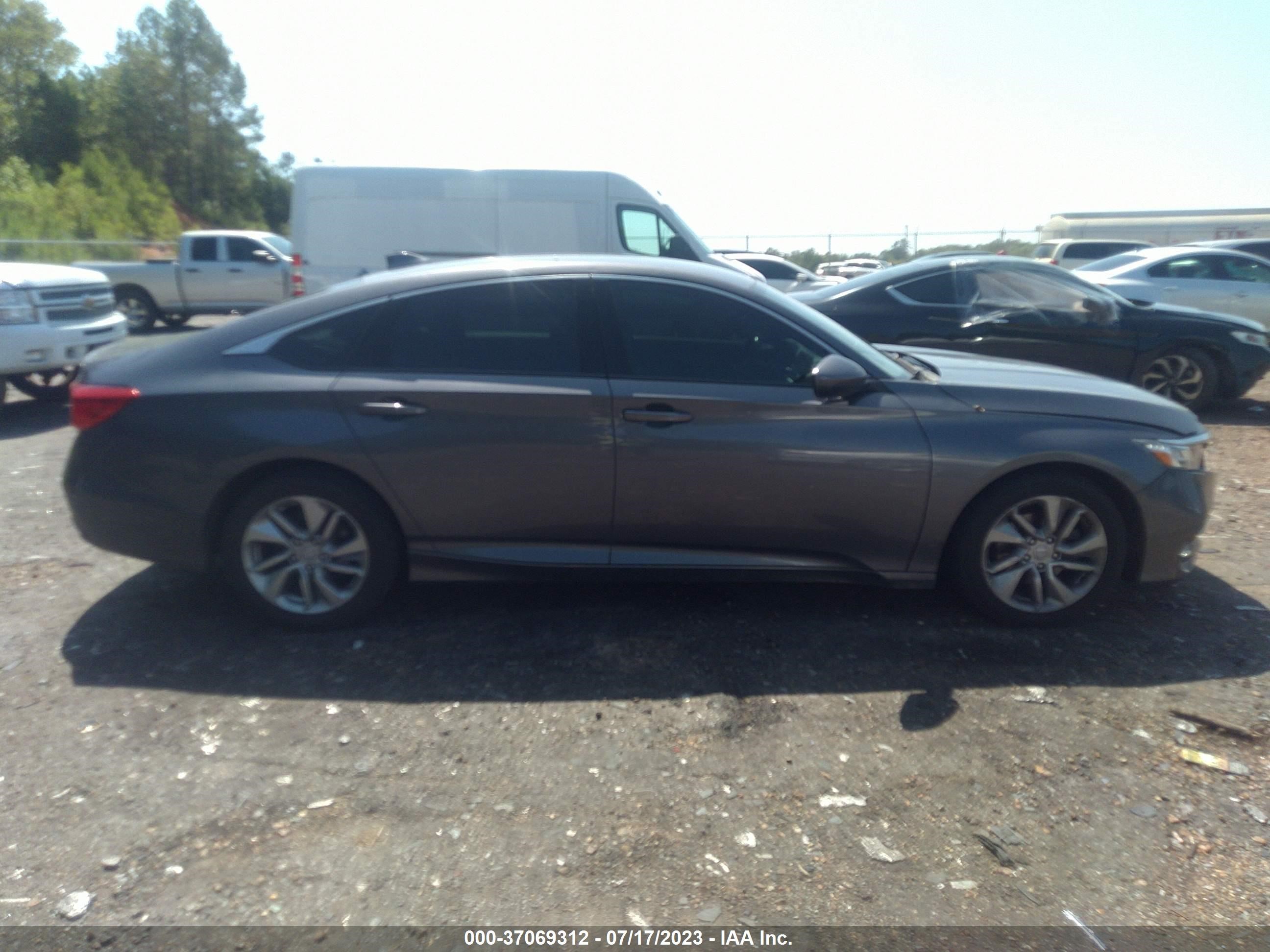 Photo 12 VIN: 1HGCV1F14JA111488 - HONDA ACCORD 