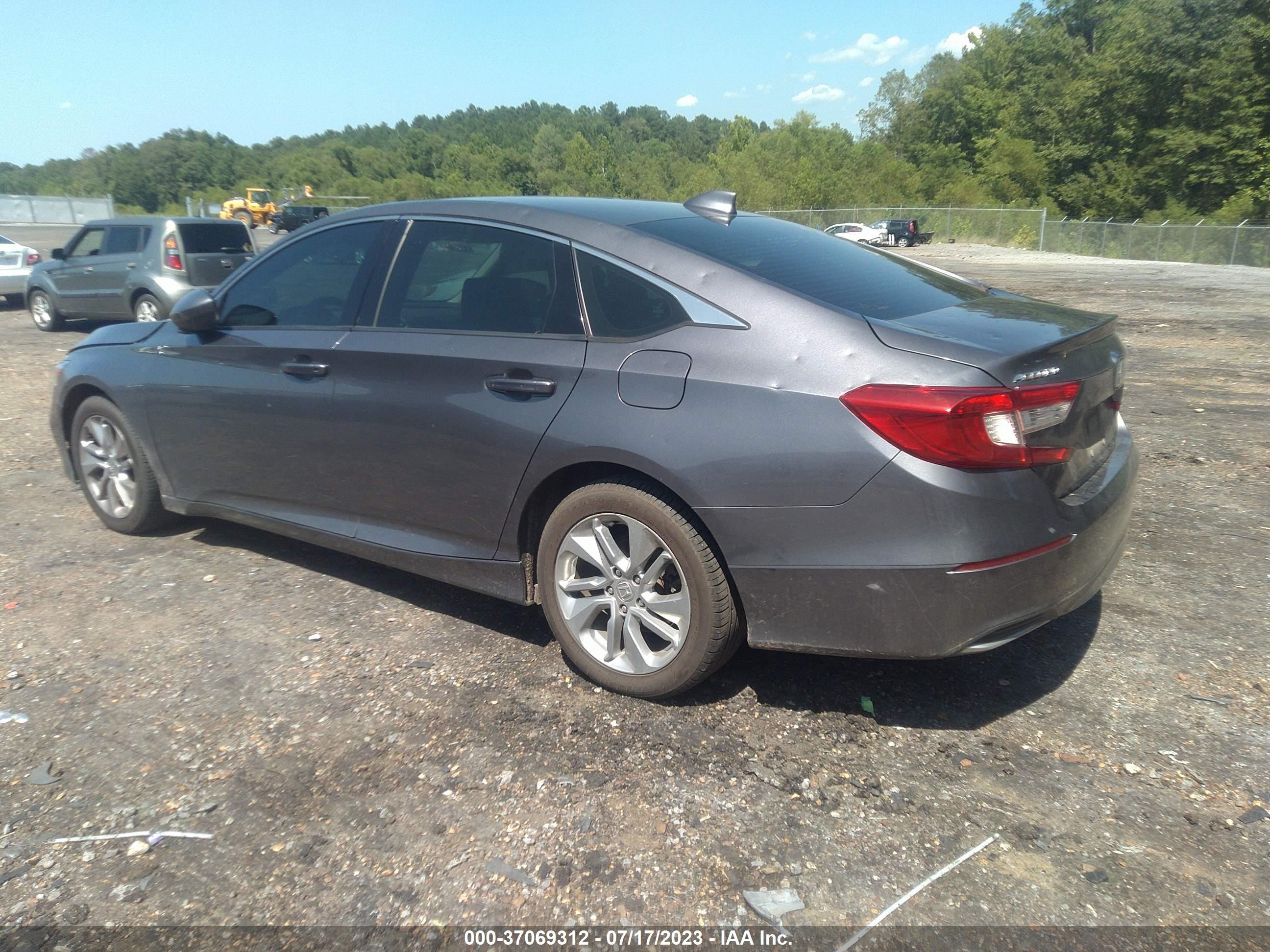 Photo 2 VIN: 1HGCV1F14JA111488 - HONDA ACCORD 