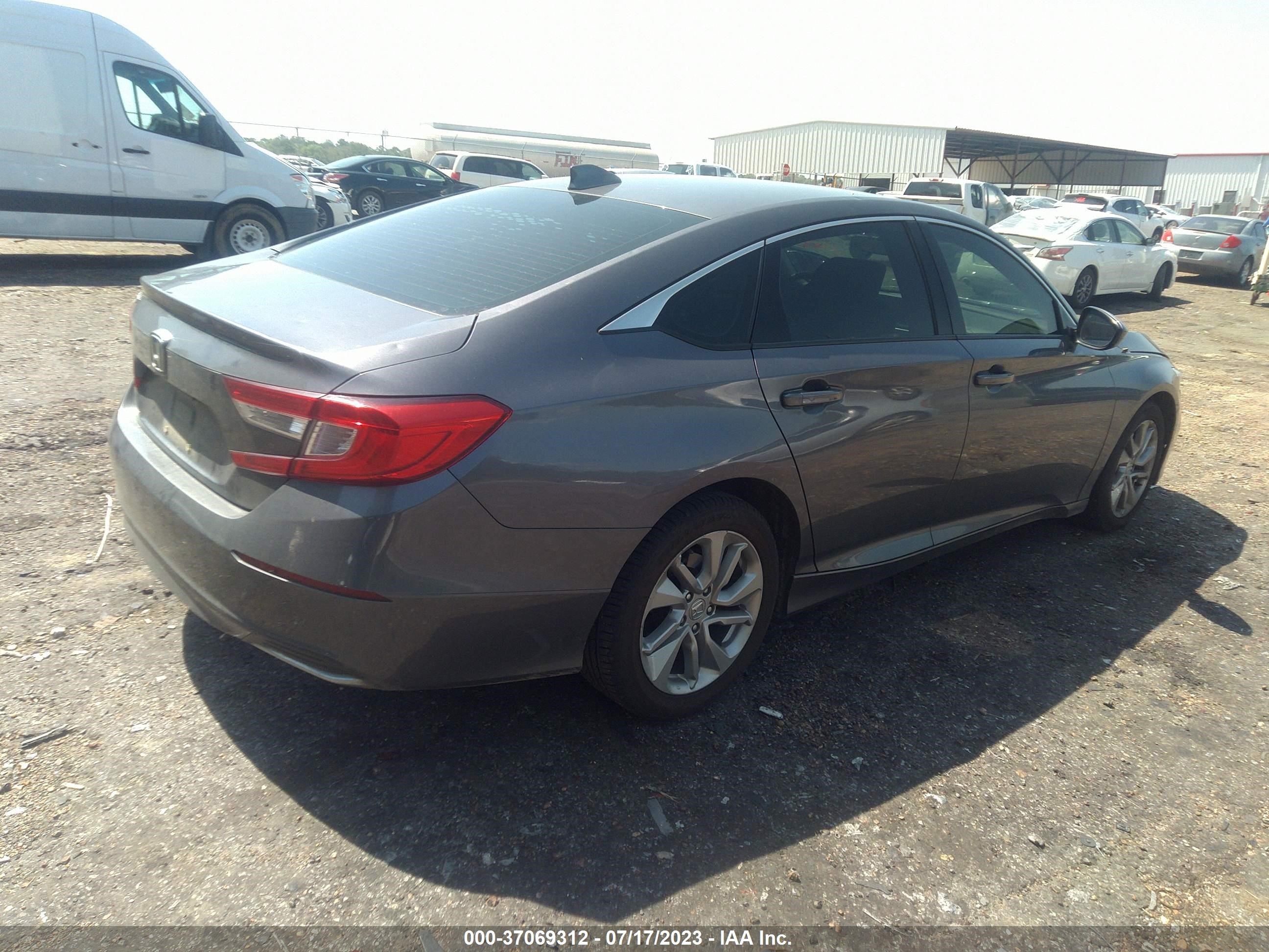 Photo 3 VIN: 1HGCV1F14JA111488 - HONDA ACCORD 