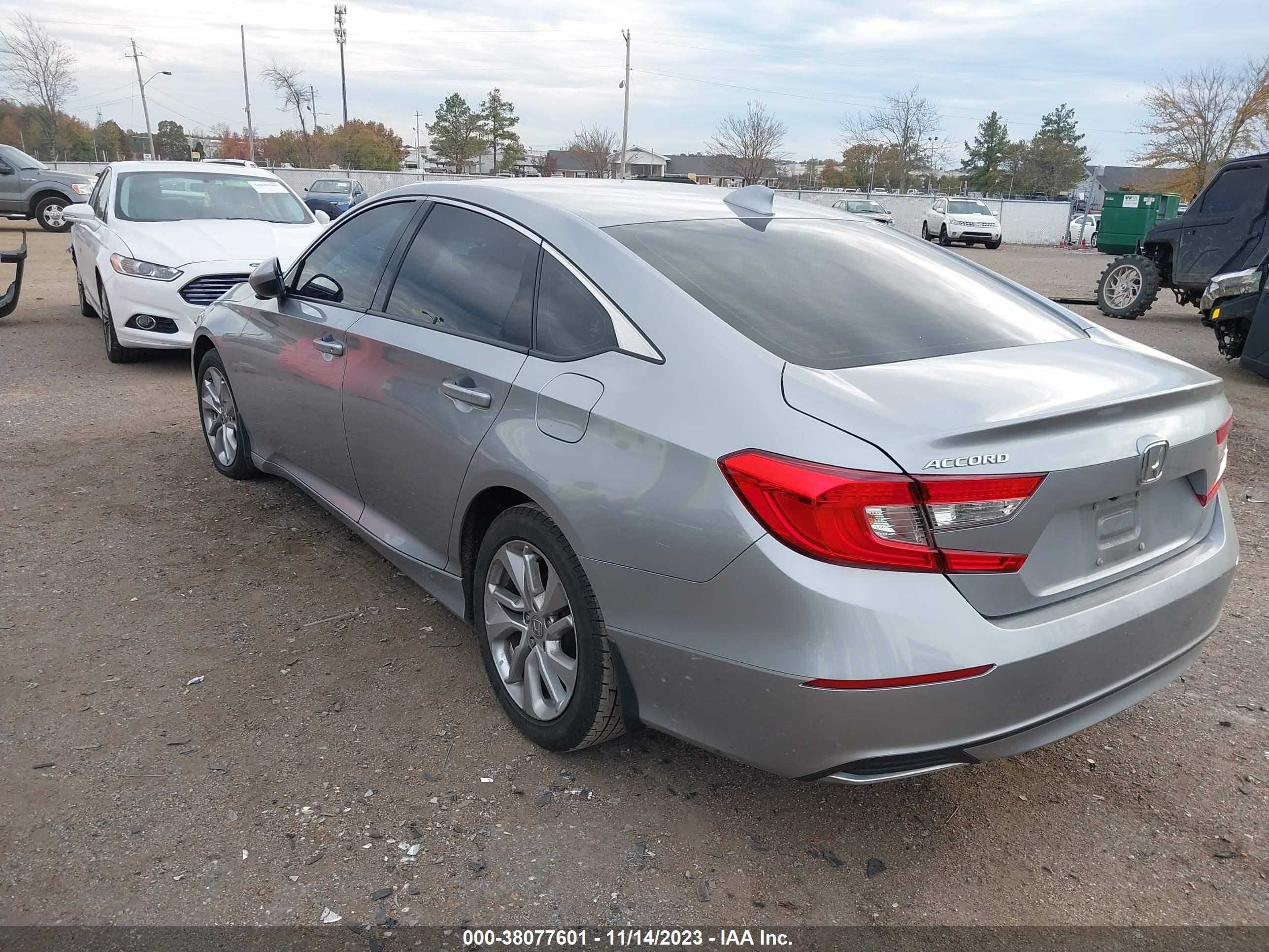 Photo 2 VIN: 1HGCV1F14JA249774 - HONDA ACCORD 