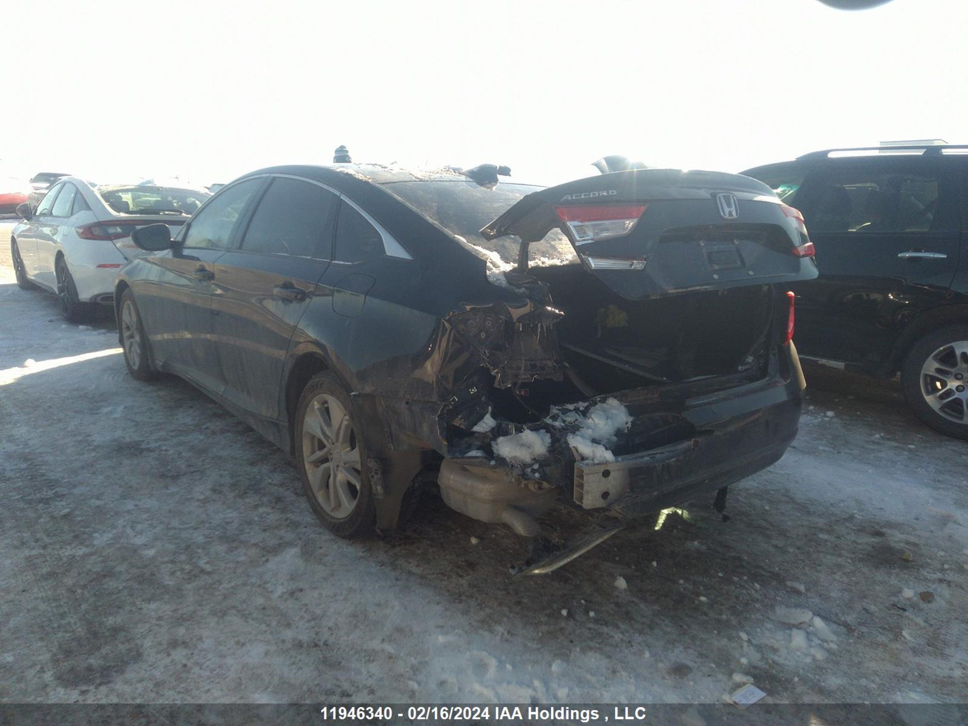 Photo 2 VIN: 1HGCV1F14JA810104 - HONDA ACCORD 