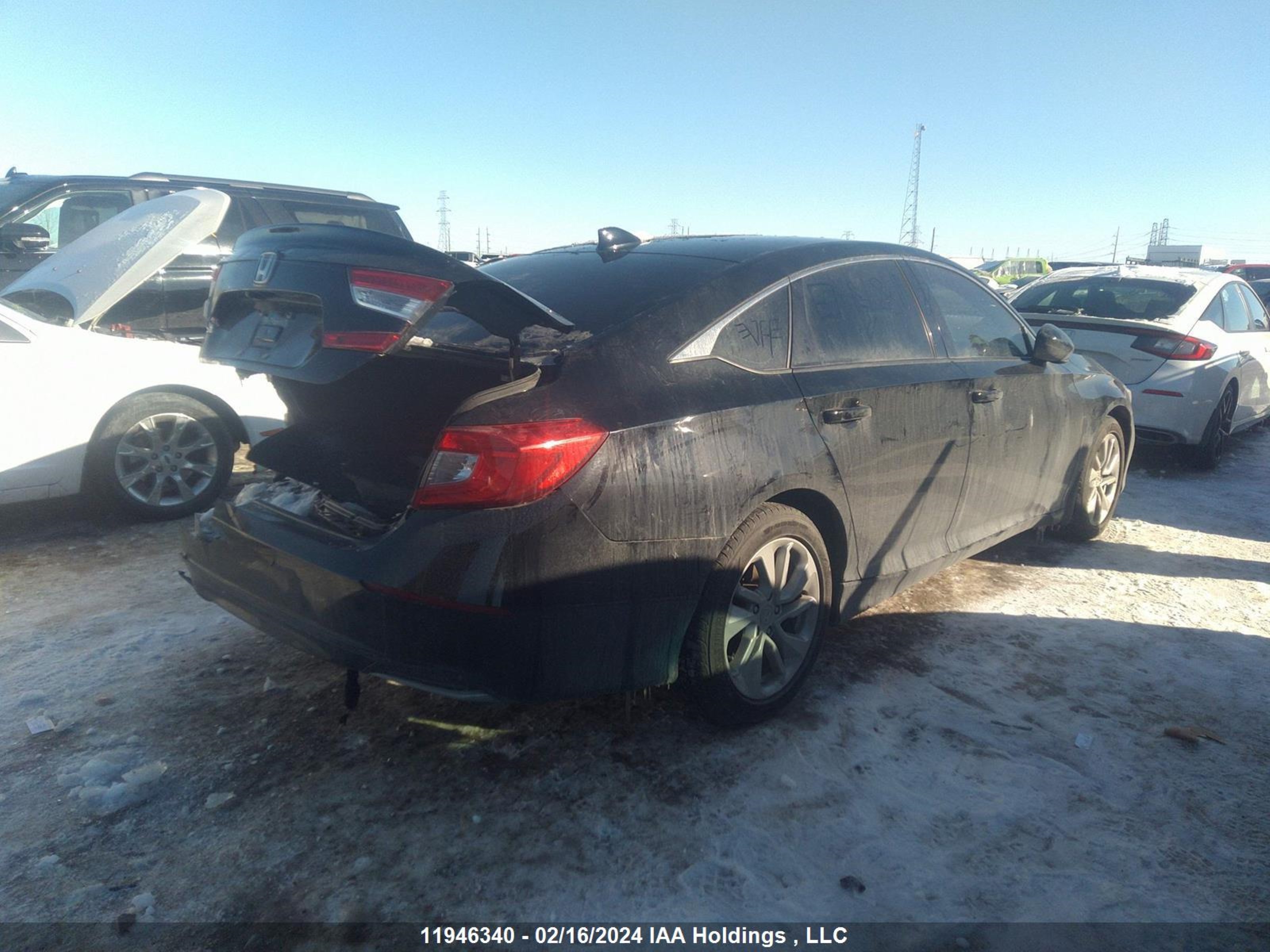 Photo 3 VIN: 1HGCV1F14JA810104 - HONDA ACCORD 