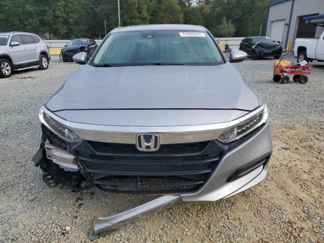 Photo 4 VIN: 1HGCV1F14KA083743 - HONDA ACCORD LX 