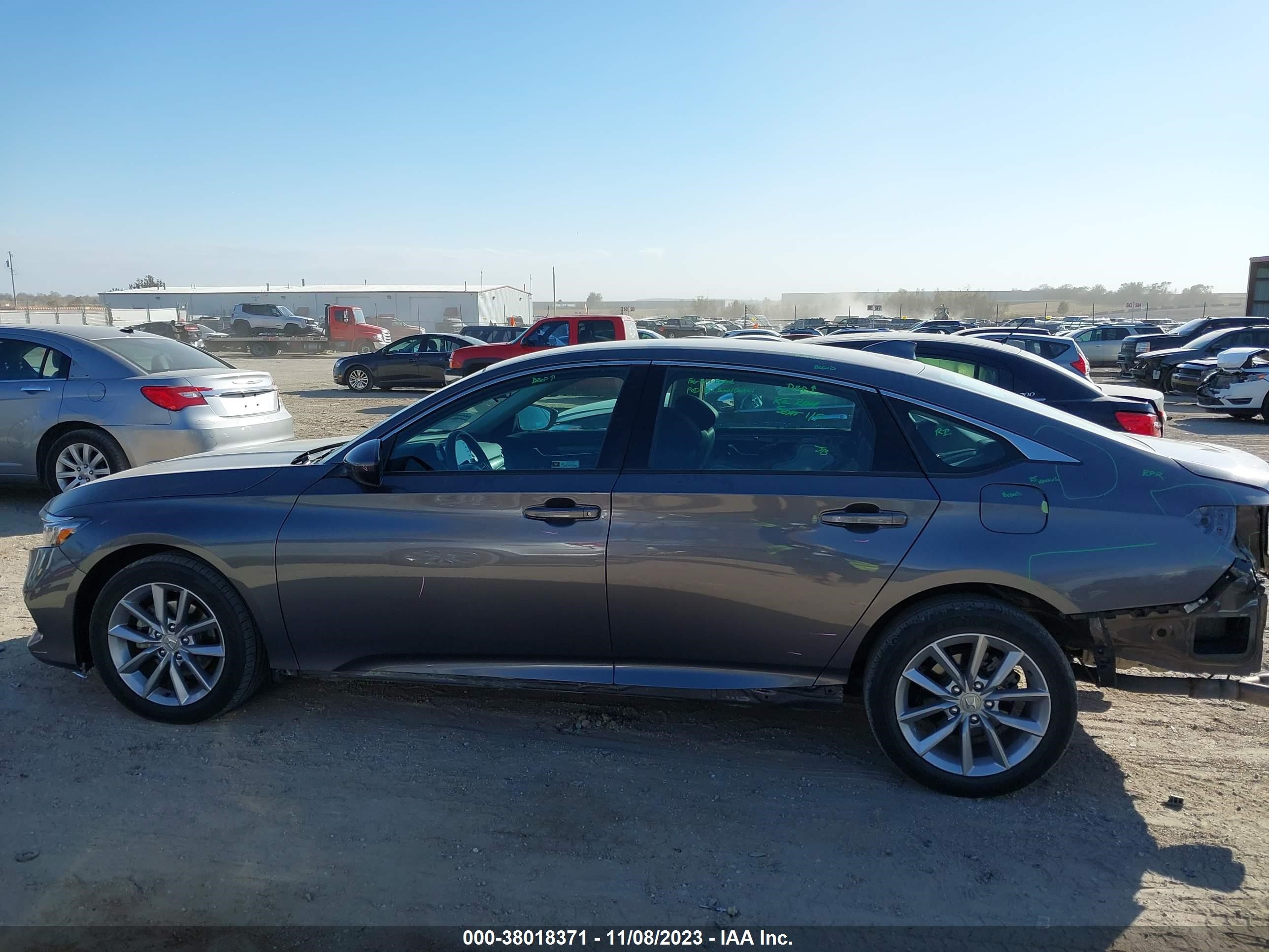 Photo 14 VIN: 1HGCV1F14MA030561 - HONDA ACCORD 