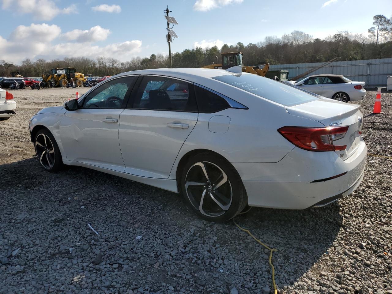 Photo 1 VIN: 1HGCV1F15JA040656 - HONDA ACCORD 