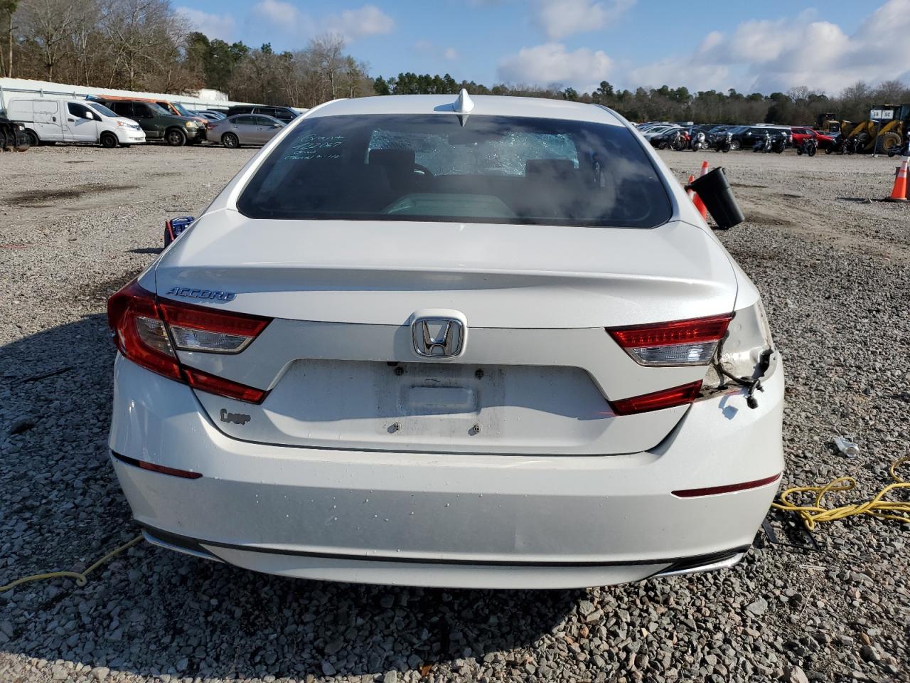 Photo 5 VIN: 1HGCV1F15JA040656 - HONDA ACCORD 