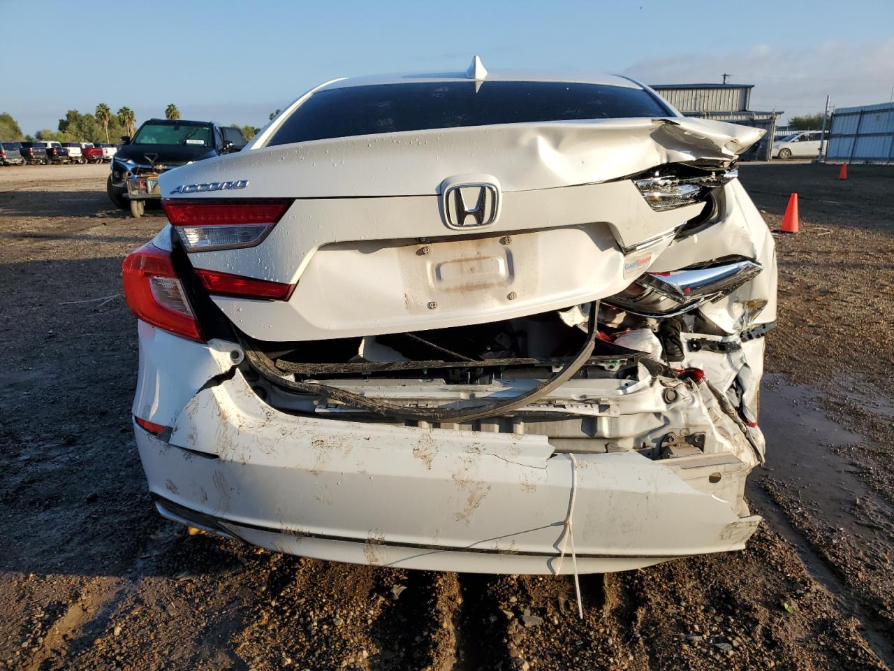 Photo 5 VIN: 1HGCV1F15JA074340 - HONDA ACCORD 