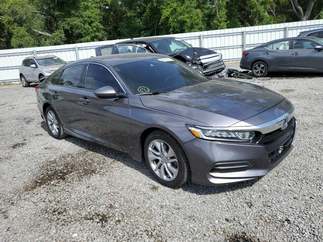 Photo 3 VIN: 1HGCV1F15JA268334 - HONDA ACCORD 