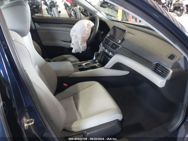 Photo 4 VIN: 1HGCV1F15KA110559 - HONDA ACCORD 