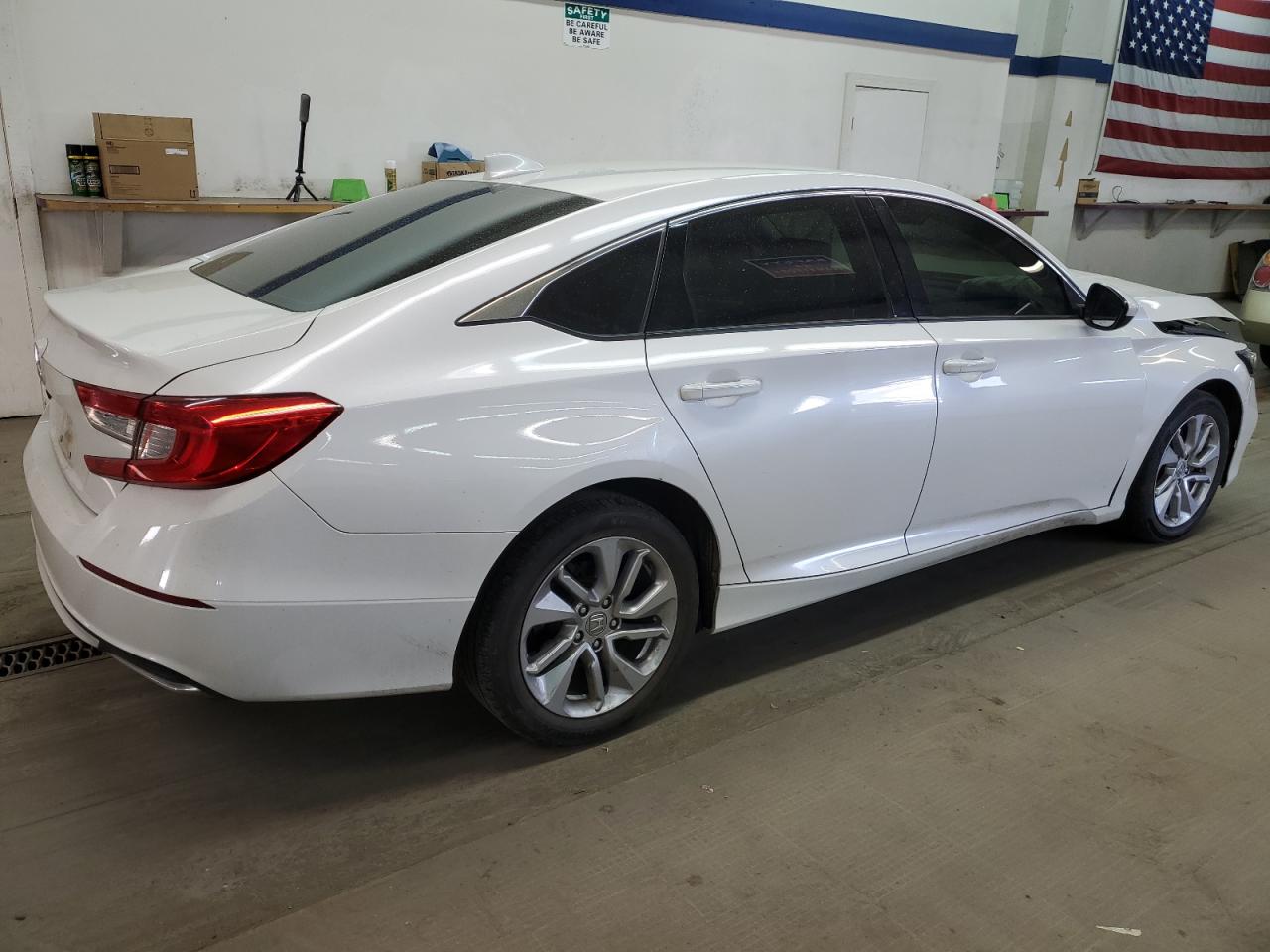 Photo 2 VIN: 1HGCV1F15KA112280 - HONDA ACCORD 