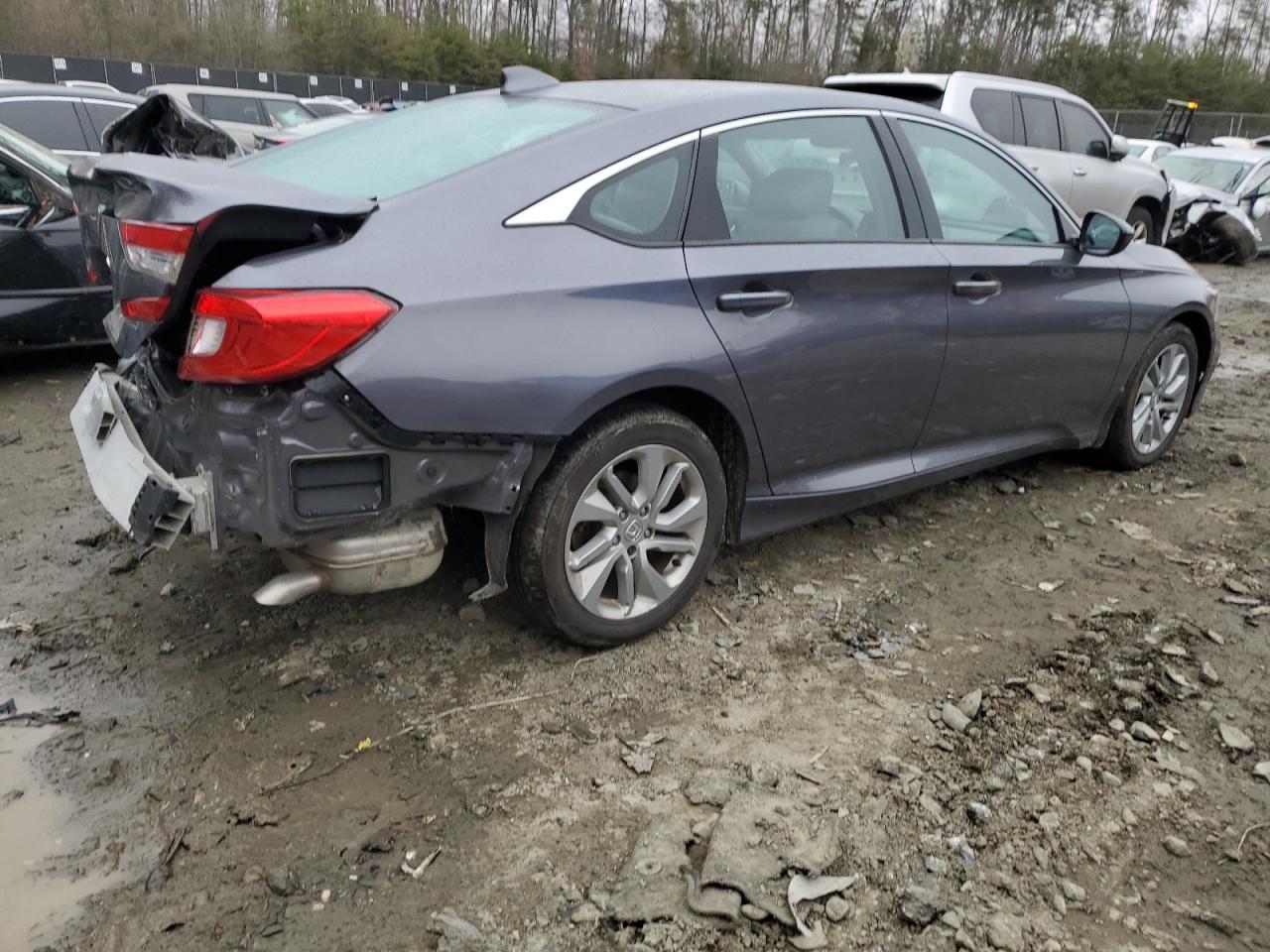 Photo 2 VIN: 1HGCV1F15LA114385 - HONDA ACCORD 